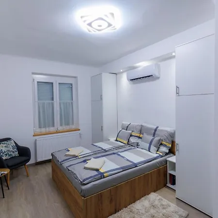 Apartment Gyoengy *